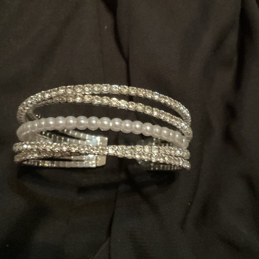 Anne Klein Silver-Tone Crystal & Imitation Pearl Bangle Bracelet NWOT
